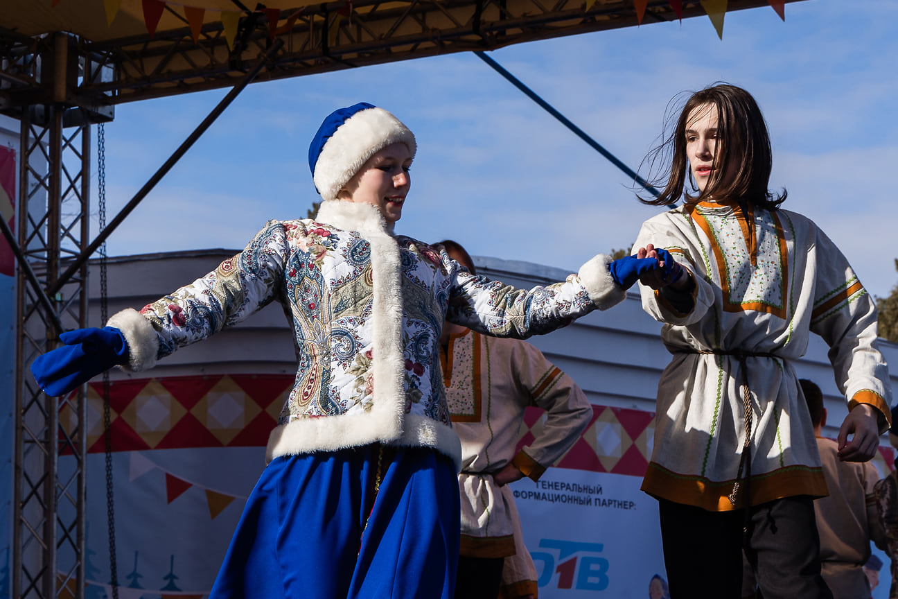 В Челябинске прошли народные гулянья в честь празднования Масленицы