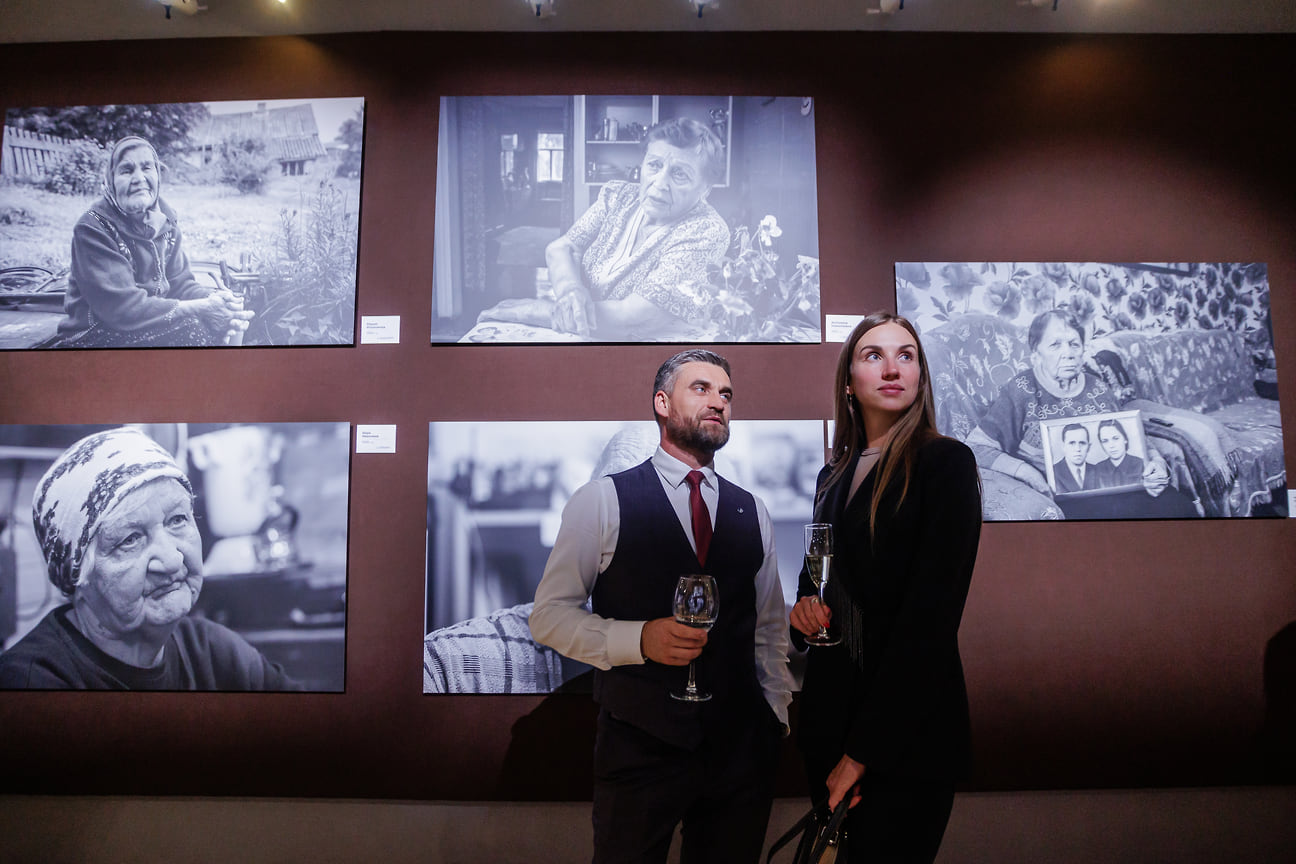 Открытие экспозиции «+/-90» фотовыставки экс-заместителя председателя правительства РФ Виктора Христенко в Челябинске
