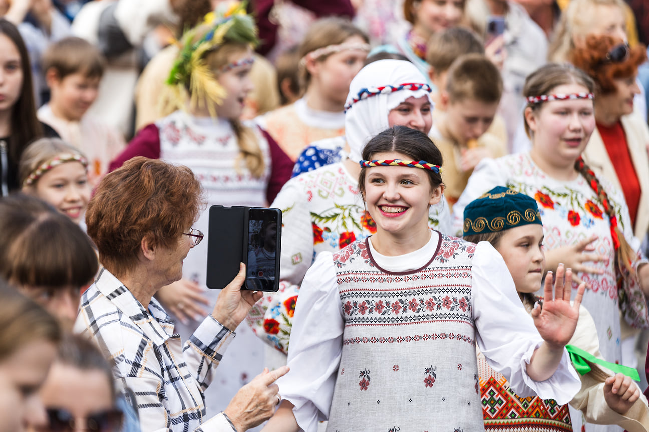 Открытие третьего всероссийского фестиваля уличных театров «Театры без крыш» в Челябинске