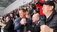 ЧЭМК в честь Дня отца пригласил сотрудников на хоккей