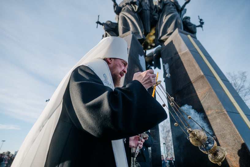 Освящение памятника в честь Собора Архистратига Михаила в Челябинске