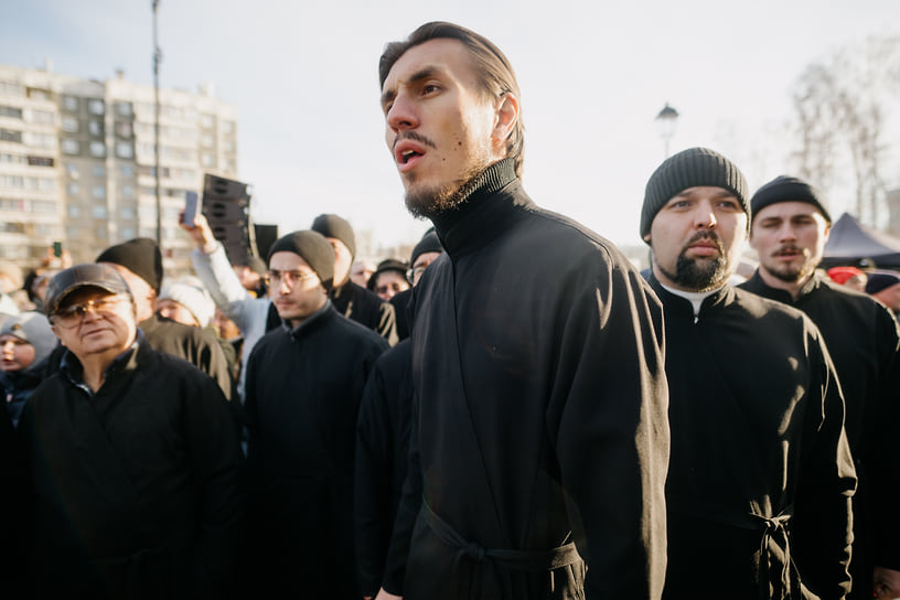 Архиерейский мужской хор «Аксиос» на церемонии открытии памятника в честь Собора Архистратига Михаила в Челябинске