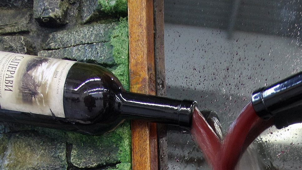 Среднеуральский винзавод распродает остатки вина, и на предприятии пока затрудняются сказать, когда возобновят производство