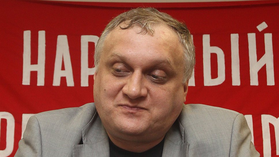 Лидер свердловских коммунистов Дмитрий Шадрин не хочет уступать место руководителя фракции  