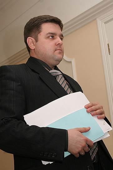 Глава избиркома Екатеринбурга Илья Захаров переосмыслил нормативный акт о проведении опросов