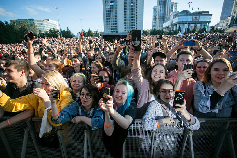Организаторы ожидали на фестивале Ural Music Night не менее 300 тыс. зрителей
