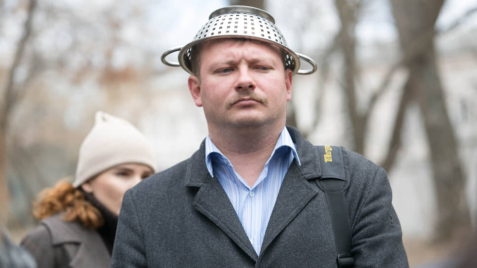 Ярослав Ширшиков известен в Екатеринбурге своим эксцентричным поведением