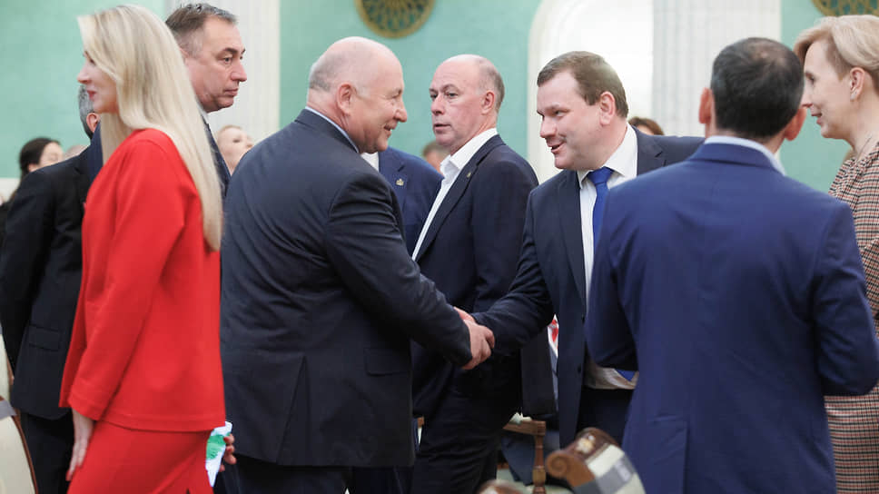 Церемония вручения мандатов избранным депутатам Екатеринбургской городской думы восьмого созыва в Доме Севастьянова