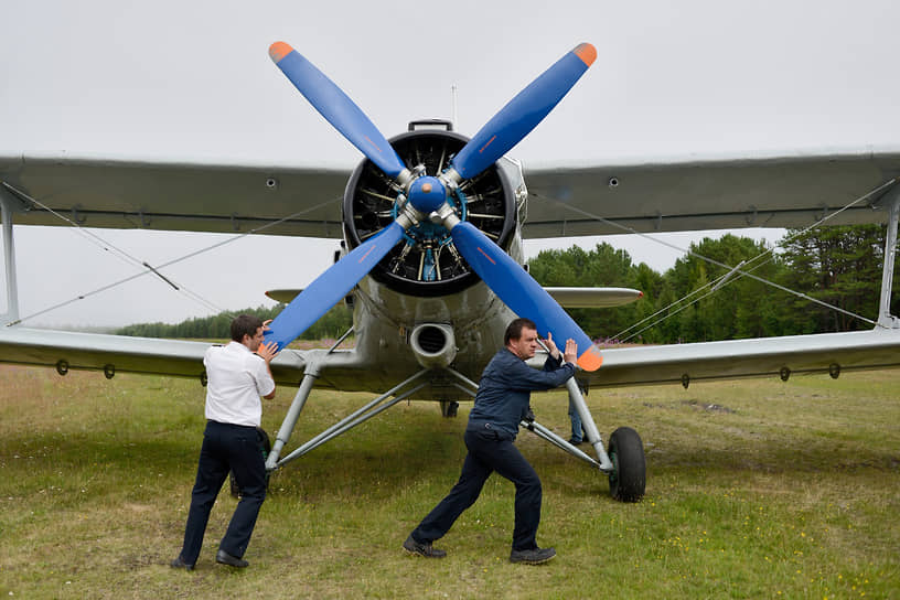 Самолет АН-2