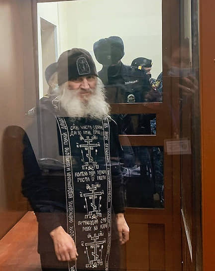 Бывший схиигумен Среднеуральского женского монастыря Сергий во время заседания суда.