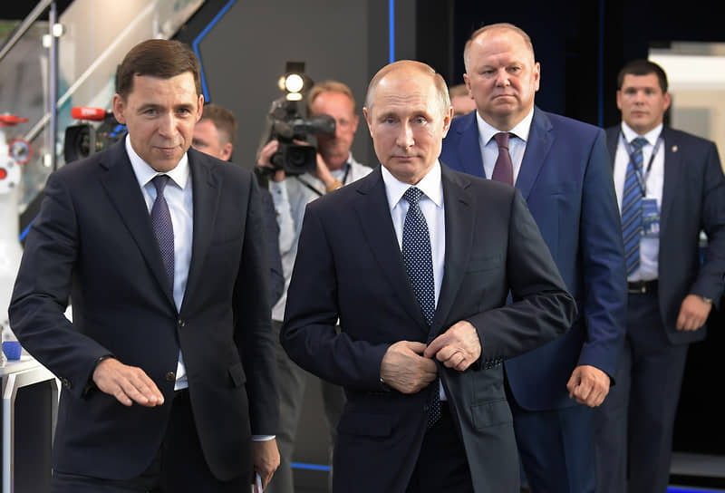 Губернатор Свердловской области Евгений Куйвашев (слева) и президент России Владимир Путин 