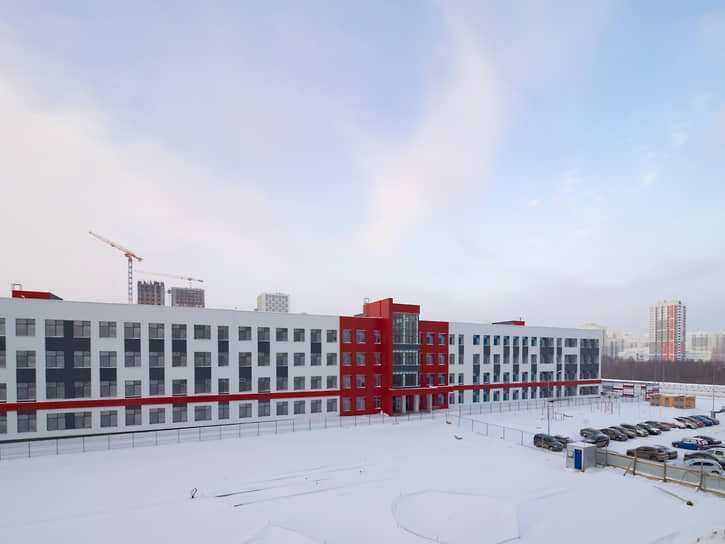 Строящаяся школа в районе Академический в Екатеринбурге