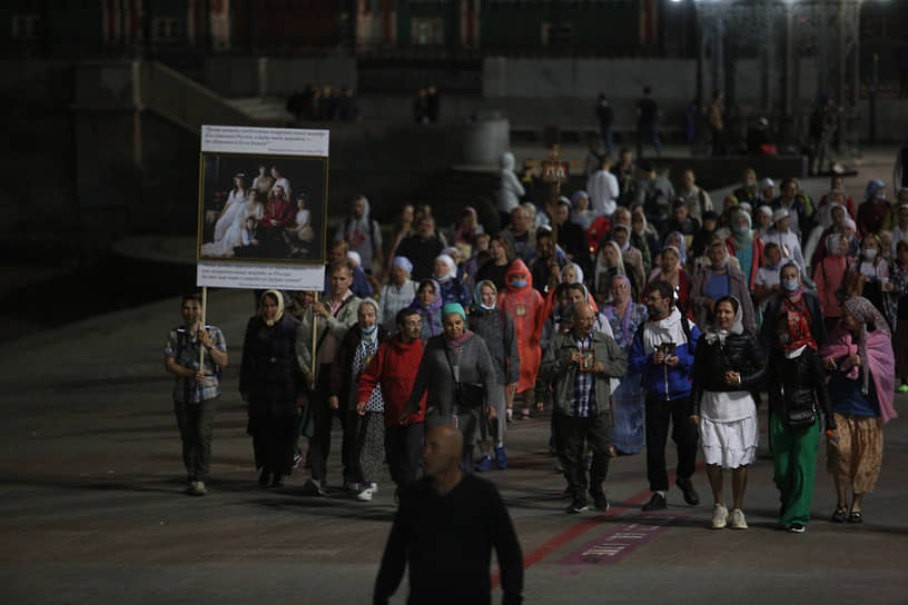 Запрещенный властями крестный ход во время «Царских дней» в Екатеринбурге
