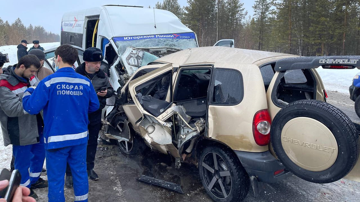 На трассе Сургут-Когалым в ДТП с автобусом пострадали 16 человек, трое  погибли – Коммерсантъ Екатеринбург