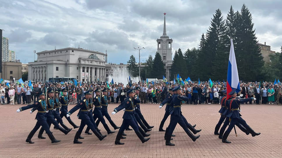 Торжественный митинг у мемориального комплекса «Черный тюльпан»