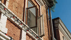 Главе СК доложат о деле ребенка, который чуть не выпал из окна в Нижневартовске