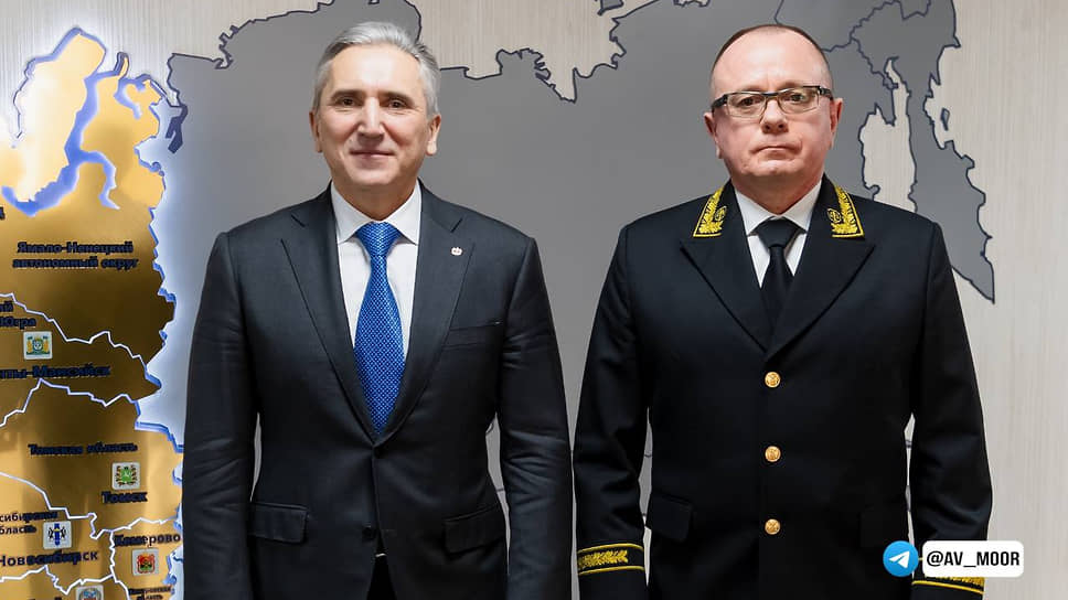 Губернатор Тюменской области Александр Моор (слева), председатель арбитражного суда Западно-Сибирского округа Константин Забоев (справа)