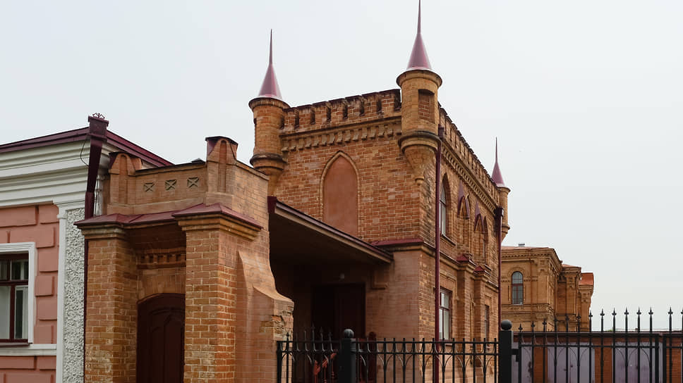 Дом купца Колмакова в готическом стиле 