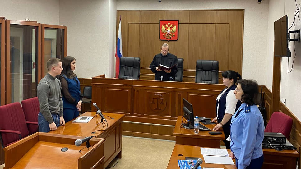 Оглашение приговора в отношении 19-летнего жителя Первоуральска Германа Стрельцова, обвиняемого в реабилитации и оправдании нацизма