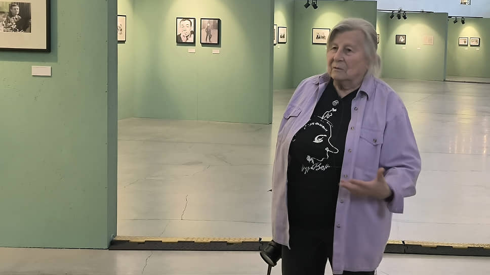 Генриетта Перьян на выставке «Оттепель. Фото на память» в Ельцин-центре