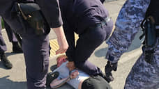 Свердловчанин силой удерживал сожительницу дома с помощью ножей, возбуждено дело
