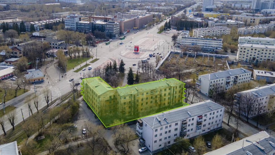 Историческое здание выставили на продажу в районе площади Первой пятилетки