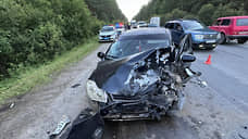 В лобовом столкновении Chery и Renault в Березовском пострадали четыре человека