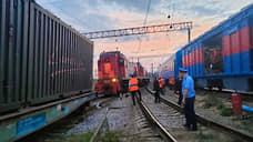 Семь вагонов с грузом в Екатеринбурге сошли с рельсов
