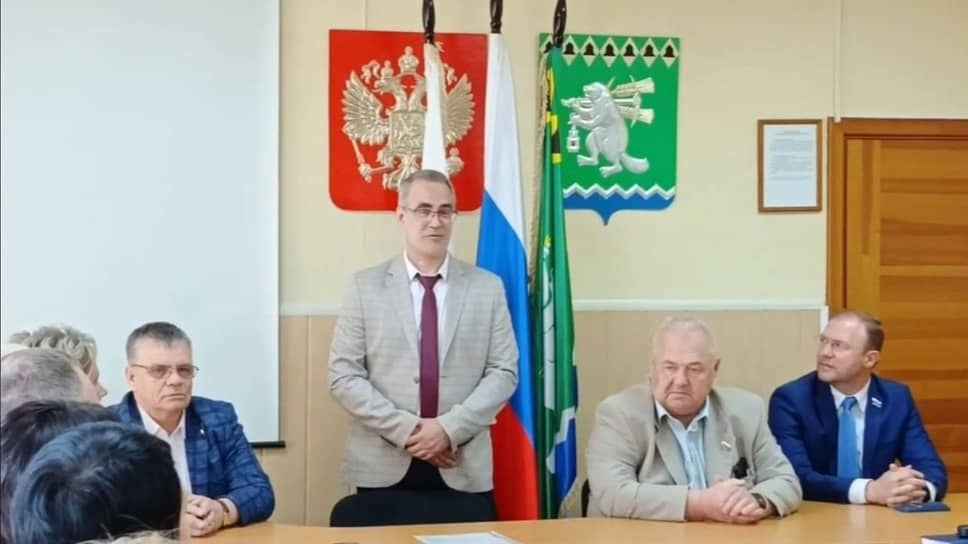 Андрей Клименко (в центре)