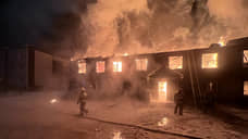 В югорском поселке Солнечный сгорел двухэтажный многоквартирный дом