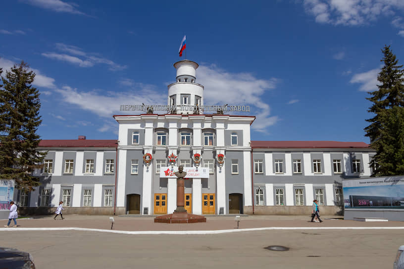 Первоуральский новотрубный завод (ПНТЗ, группа ЧТПЗ). Заводоуправление