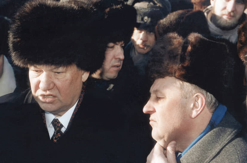 Президент России Борис Ельцин (слева) и губернатор Свердловской области Эдуард Россель (справа), 1997 год

