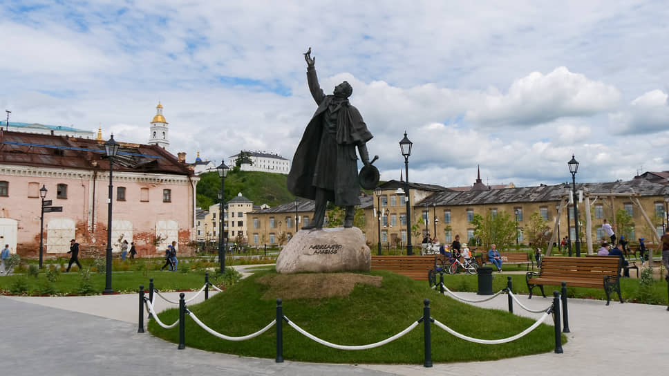 Памятник композитору Александру Алябьеву