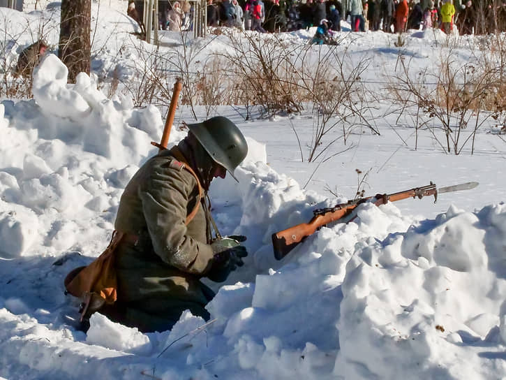 Военно-историческая реконструкция эпизода сражения между частями Красной армии и кайзеровскими войсками в феврале 1918 года 