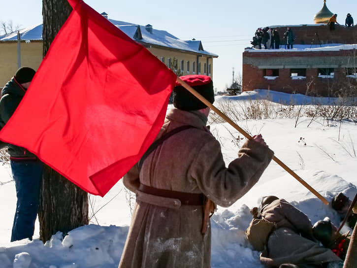 Военно-историческая реконструкция эпизода сражения между частями Красной армии и кайзеровскими войсками в феврале 1918 года