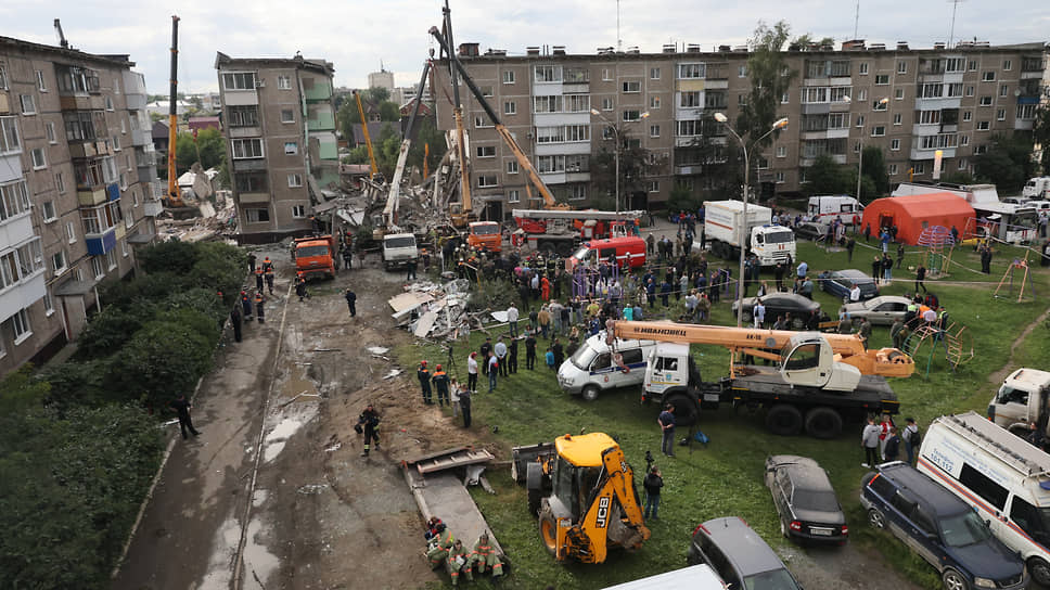 Последствия взрыва дома на улице Сибирской в Нижнем Тагиле 
