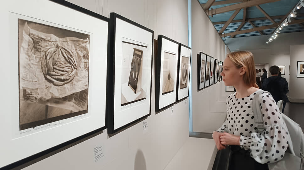 Фотопроект петербургского фотографа и художника Андрея Чежина «Кнопка и модернизм» из коллекции Центра визуальной культуры Bеton в Екатеринбургском музее изобразительных искусств (ЕМИИ)