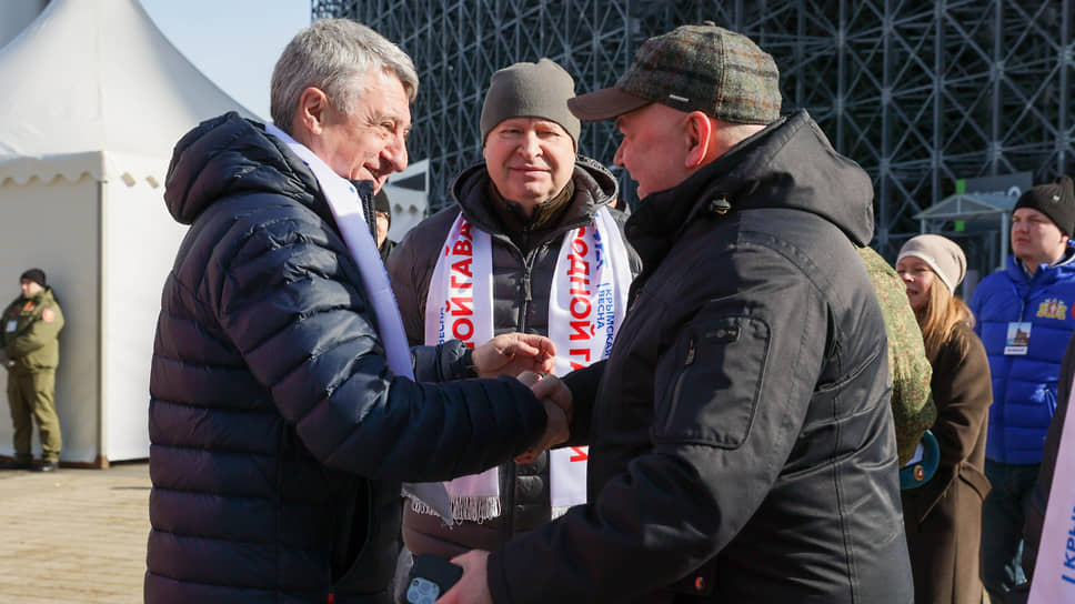 Депутат заксобрания Свердловской области  Виктор Бабенко,  сенатор Российской федерации Виктор Шептий и министр здравоохранения Свердловской области Андрей Карлов
