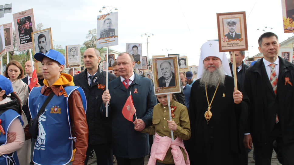 Слева направо: врио губернатора Свердловской области Денис Паслер, глава Екатеринбурга Алексей Орлов, митрополит Екатеринбургский и Верхотурский Евгений