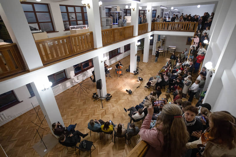Посетители в креативном кластере Л52