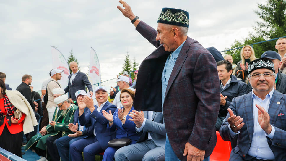 Глава Республики Татарстан Рустам Минниханов