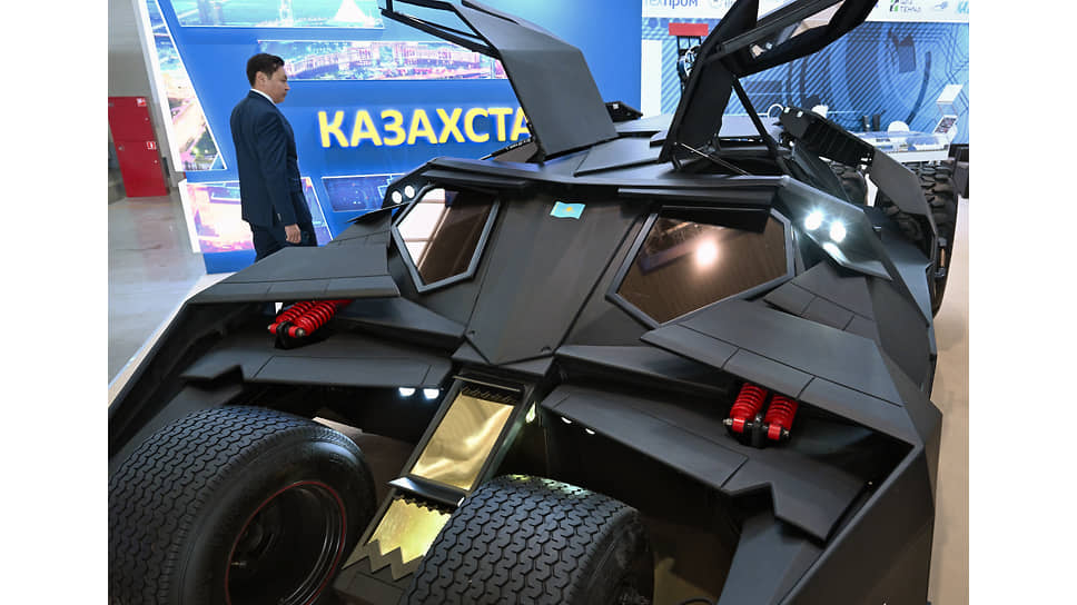  &quot;Иннопром-2022&quot;. &quot;Бэтмобиль&quot; на стенде Казахстана