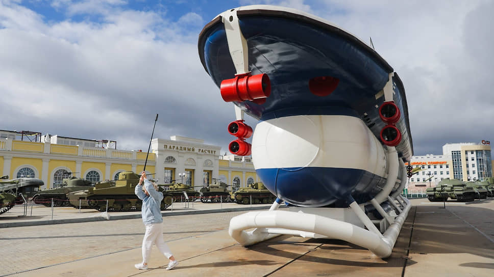 Презентация экскурсионной подводной лодки «Нептун» после наружной реставрации 