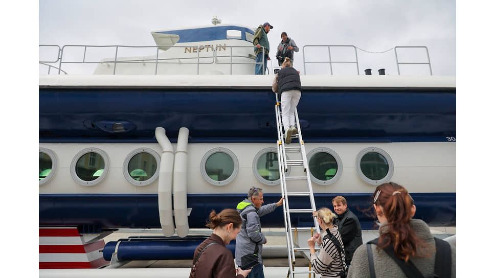 «Нептун» был  была построен в единственном экземпляре и вмещал 44 туриста