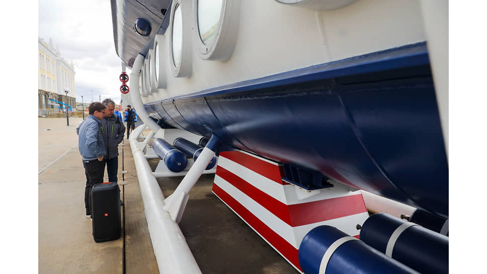 Свой первый рейс «Нептун» совершил 23 ноября 1992 года 