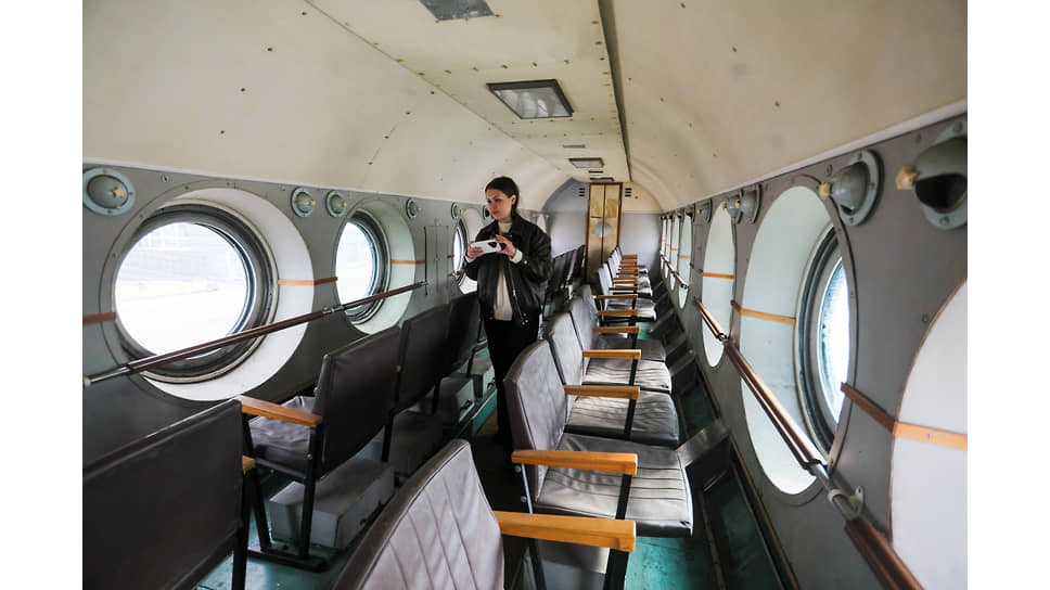 Планировалось выпустить серию из трех туристических субмарин, однако «Нептун» так и остался единственным. Выпущенный позже (в июне 1997 года)  «Садко» стал усовершенствованной версией подводного судна