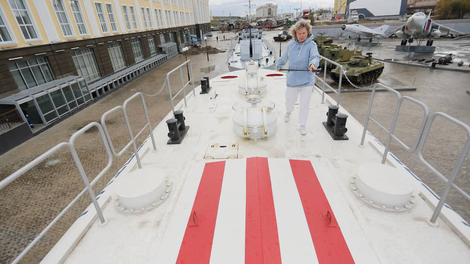 Презентация экскурсионной подводной лодки «Нептун» после наружной реставрации 
