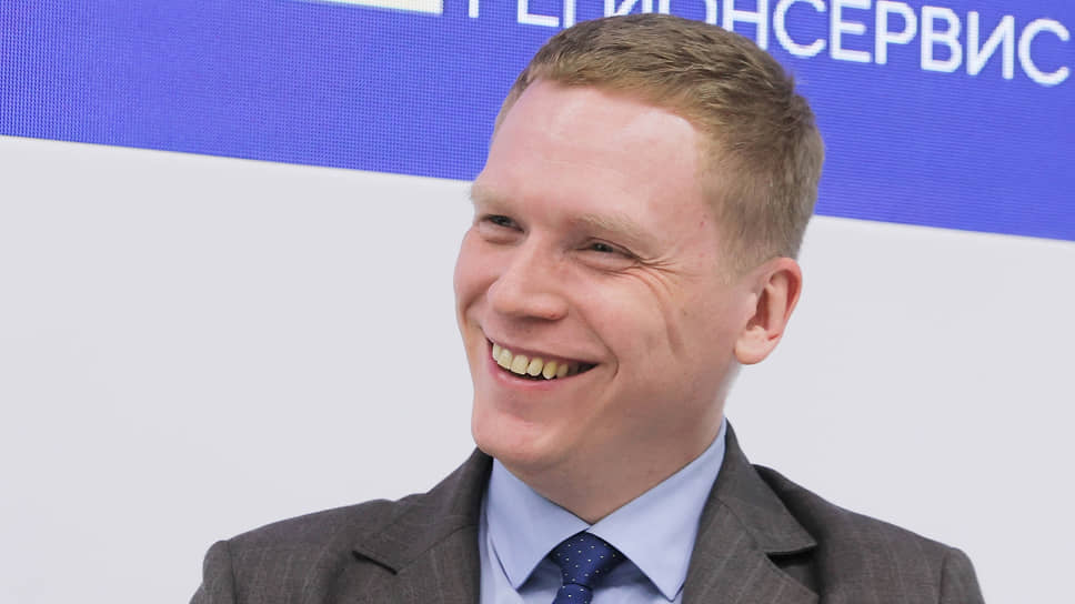 Сессия &quot;Инфраструктурные обязательства: возможности законодательства и перспективы развития&quot;. И.о. министра строительства и развития инфраструктуры Свердловской области Григорий Сурганов