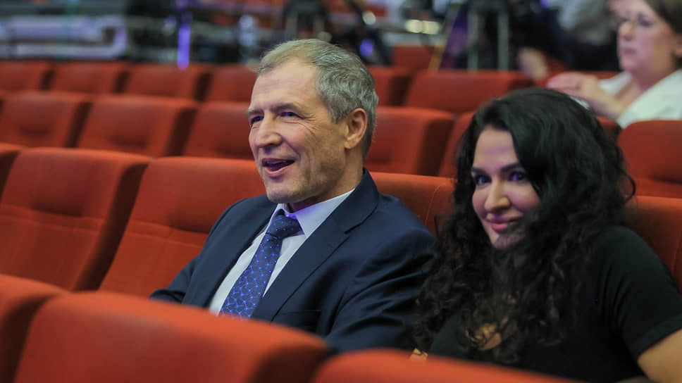 Депутат гордумы Екатеринбурга Игорь Володин перед началом церемонии