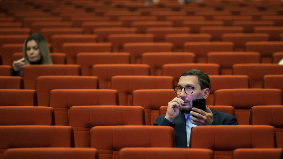 Заместитель главы Екатеринбурга Сергей Плахотин перед началом церемонии